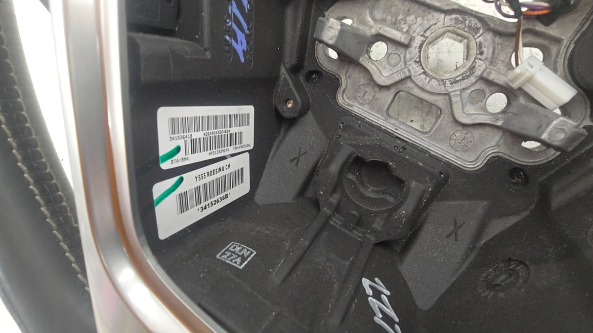 2022-2024 Volvo XC40 Ultimate Recharge Twin Electric AWD Steering Wheel 31332927 — Genuine, Grade A