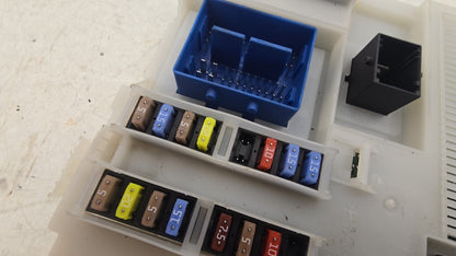 2008-2016 Volvo V70 Interior Fuse Box 31254837 2.4D D5244T10 Automatic — Genuine VRAC Grade A