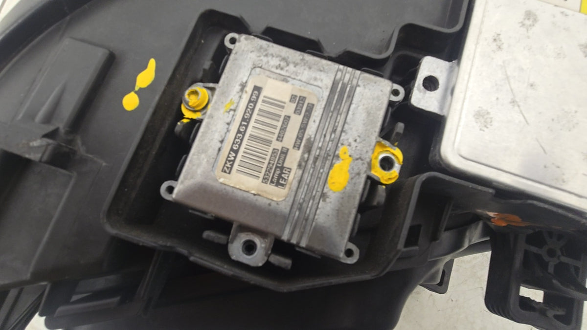 31283918 Volvo V70 Right Xenon Active Bending Headlight 2008-2016 Genuine