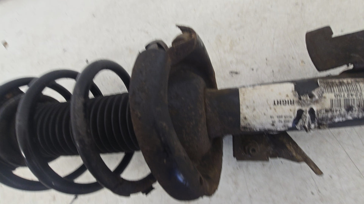 31277605 Volvo C30 D2 Front Right Driver Side Suspension Assembly 2006–2013 1560cc Diesel