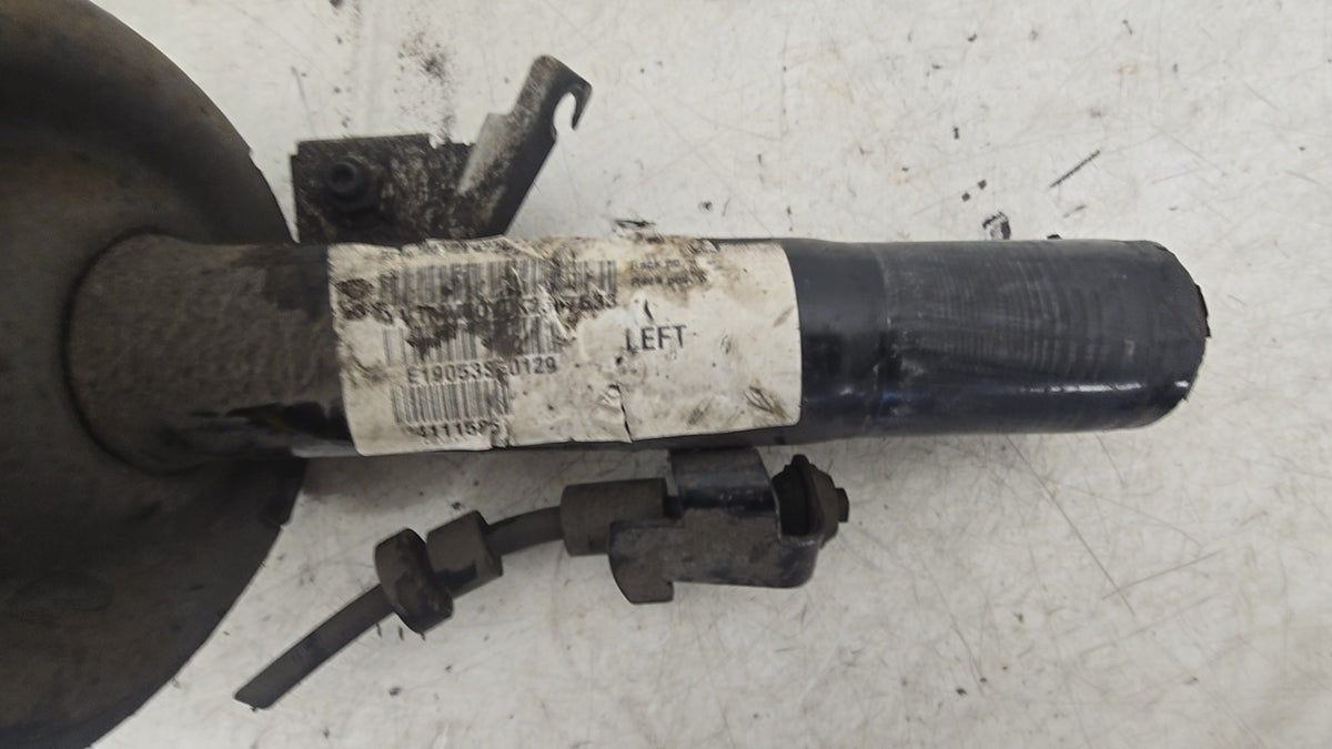 2012-2019 Volvo V40 Hatchback Front Left Passenger Suspension Assembly Stock Ref 10725 — Genuine Part