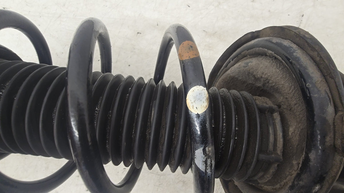 2012-2019 Volvo V40 Hatchback Front Left Passenger Suspension Assembly Stock Ref 10725 — Genuine Part