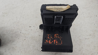30765646 Volvo XC70 Central Electronic Module CEM 2004-2007 2400cc Diesel Automatic