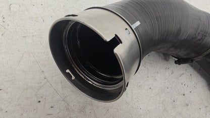 31657738 Volvo V40 Hatchback Intercooler Pipe Boost Hose 2017–2026 D4204T13 D4204T8 Genuine