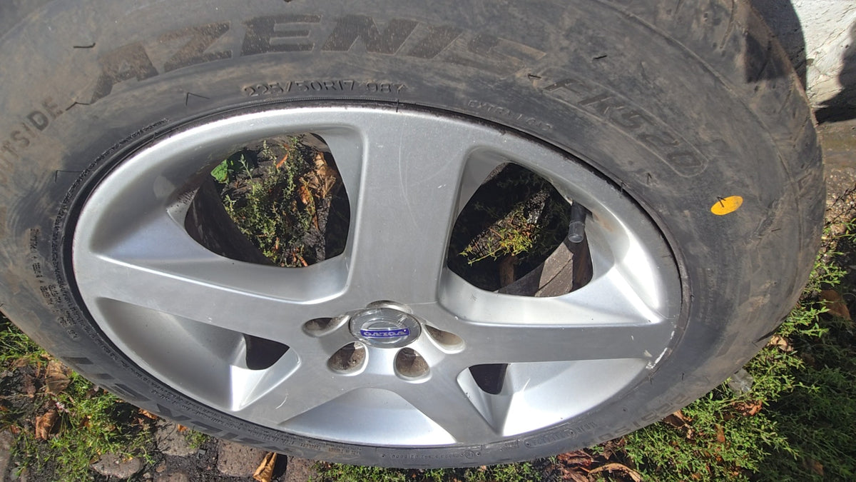 31280052 Genuine Volvo V70 III 18" Alloy Wheel 8J 5x108 ET55 225/50/17 Tyre 2008-2016
