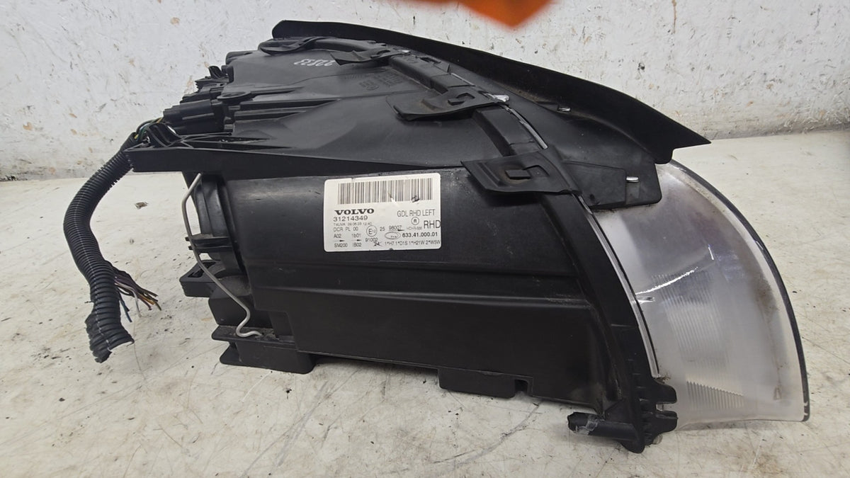 2008-2011 Volvo V70 III Xenon Headlight 31214349 Passenger Side No ABL Genuine