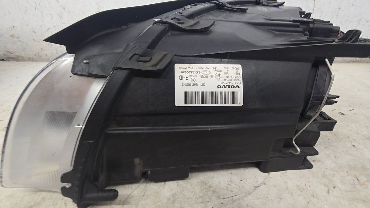 31214350 Genuine Volvo V70 III Right Xenon Headlight 2008–2011 — Also Fits XC70 2008–2014