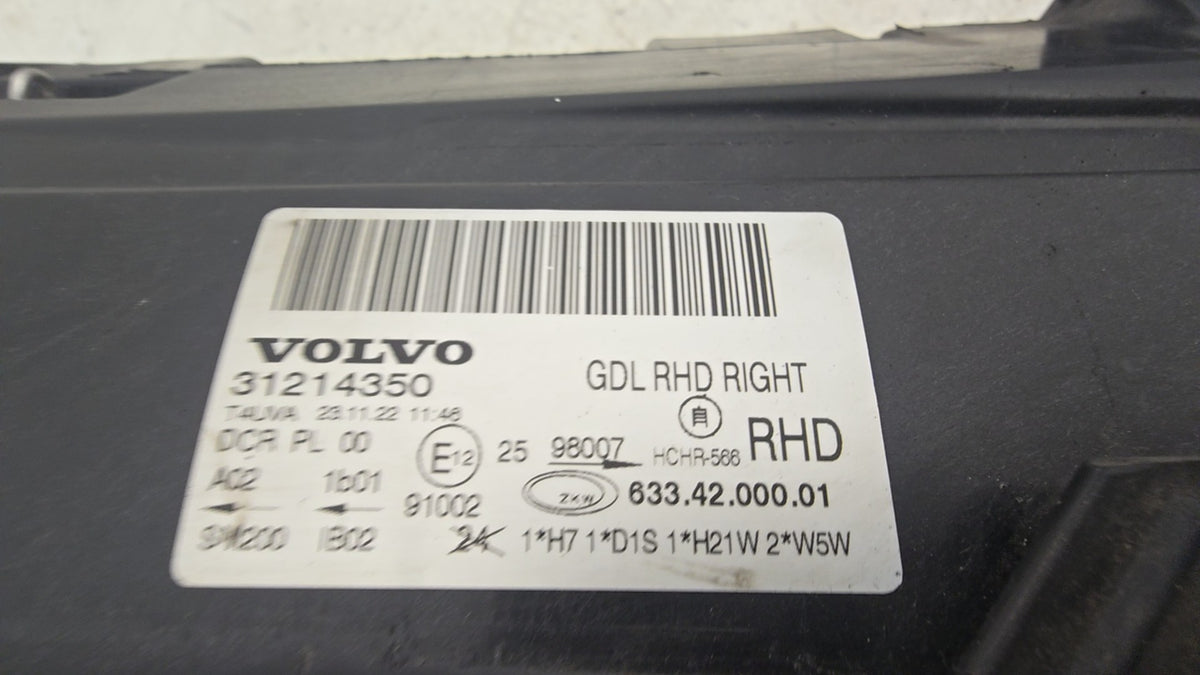 31214350 Genuine Volvo V70 III Right Xenon Headlight 2008–2011 — Also Fits XC70 2008–2014