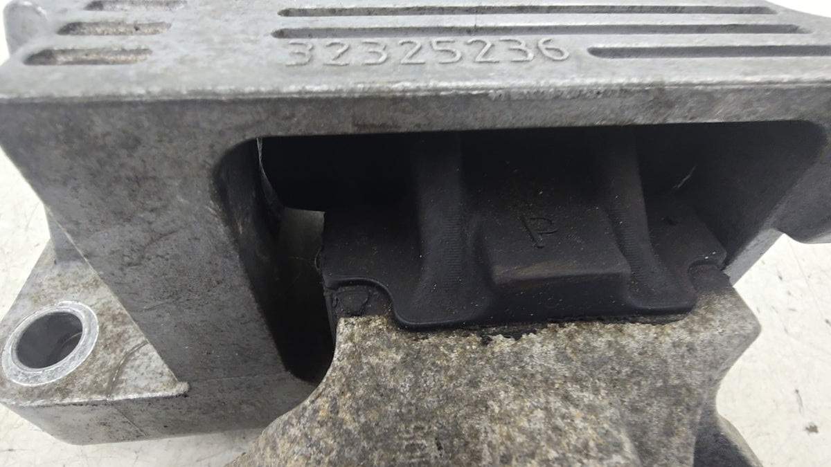 32325236 Volvo XC40 T3 Left Engine Mount 2018-2025 1477cc Petrol Automatic — VS Breakers