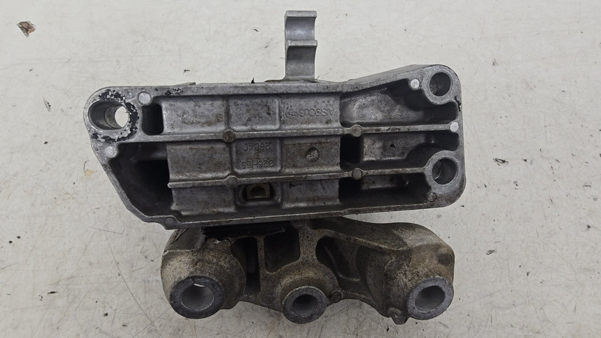 32325236 Volvo XC40 T3 Left Engine Mount 2018-2025 1477cc Petrol Automatic — VS Breakers