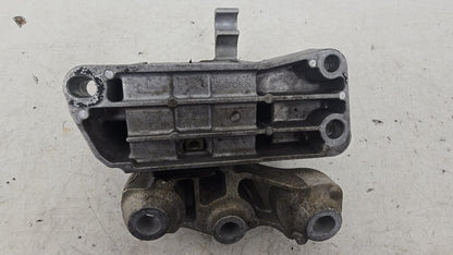 32325236 Volvo XC40 T3 Left Engine Mount 2018-2025 1477cc Petrol Automatic — VS Breakers