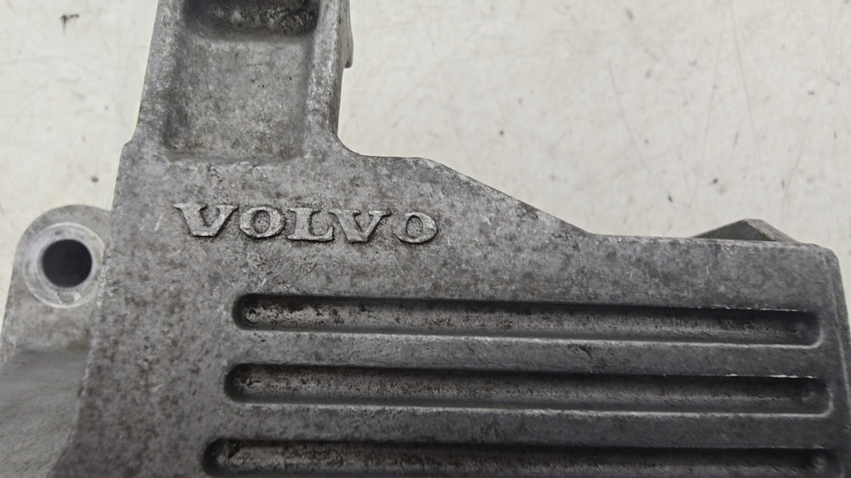 32325236 Volvo XC40 T3 Left Engine Mount 2018-2025 1477cc Petrol Automatic — VS Breakers