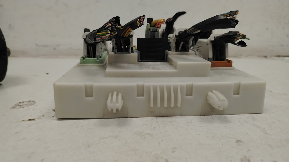 31394963 Volvo V40 D4 Rear Electronic Module Body ECU Fuse Box 2013-2015 1984cc Diesel
