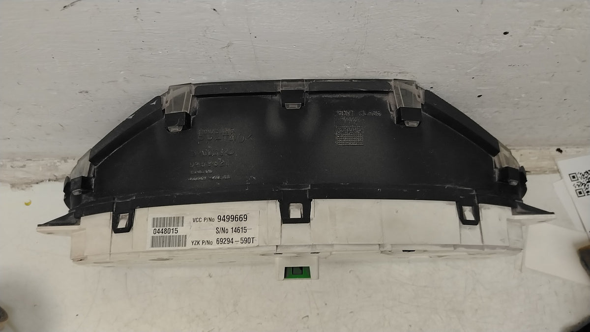 9499669 Volvo V70 D5 Instrument Cluster Speedo Clocks 2000-2004 2401cc Genuine Green Plug