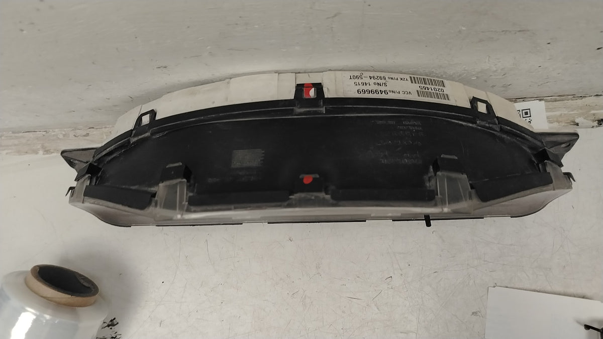 9499669 Volvo V70 Instrument Cluster Speedo Clocks 2000-2004 2401cc Diesel Automatic Genuine