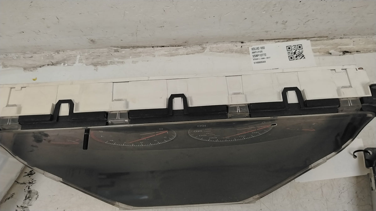 9499669 Volvo V70 Instrument Cluster Speedo Clocks 2000-2004 2401cc Diesel Automatic Genuine