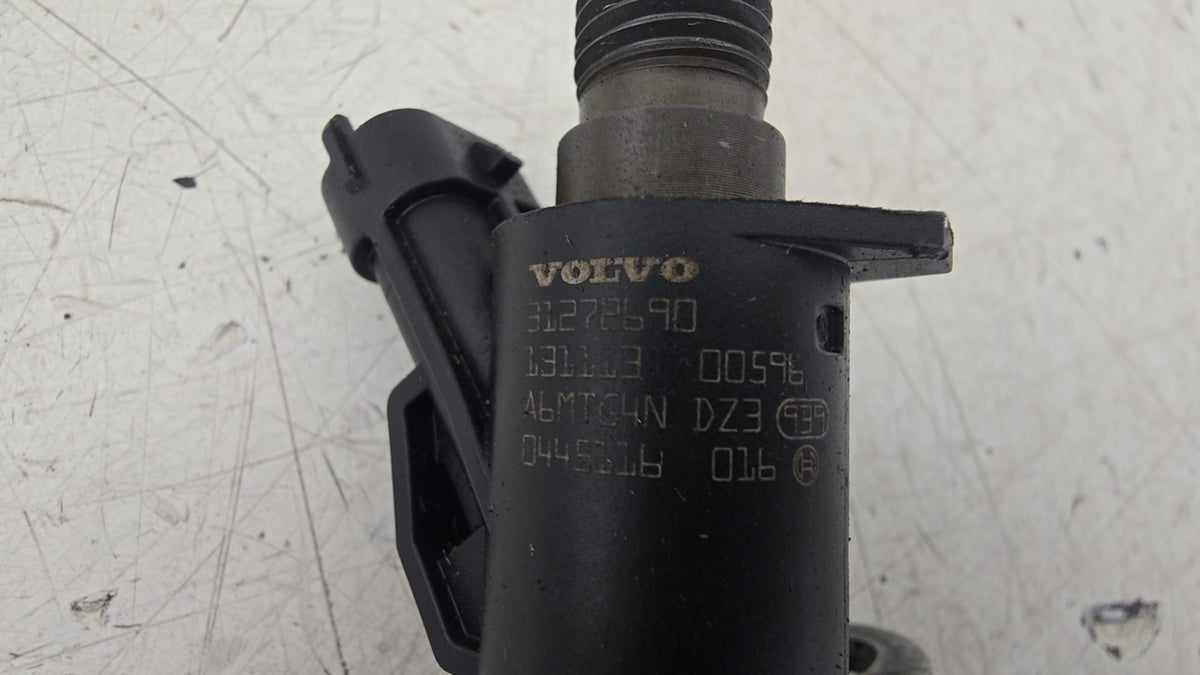 Genuine Volvo XC60 V60 Fuel Injector 31272690 0445116016 2400cc D5244T10 2009-2017