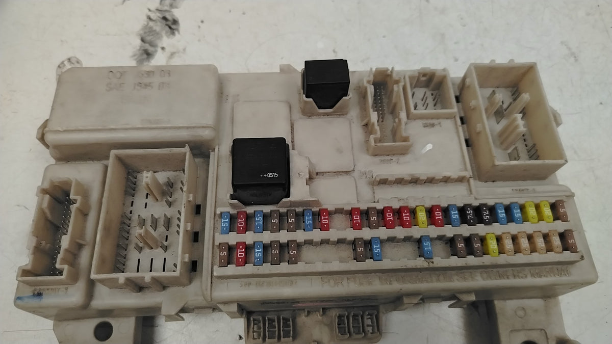 2004-2013 Volvo S40 CEM Central Electronic Module Fuse Box BCM 30728906 Genuine