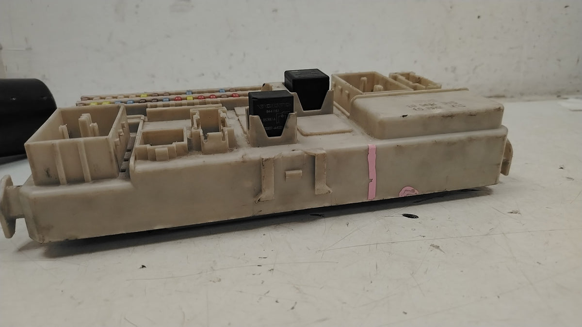 2004-2013 Volvo S40 CEM Central Electronic Module Fuse Box BCM 30728906 Genuine