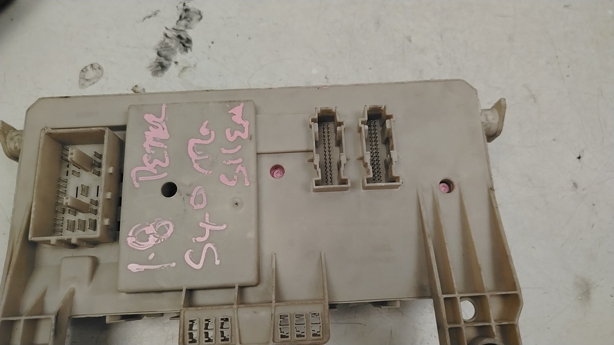 2004-2013 Volvo S40 CEM Central Electronic Module Fuse Box BCM 30728906 Genuine