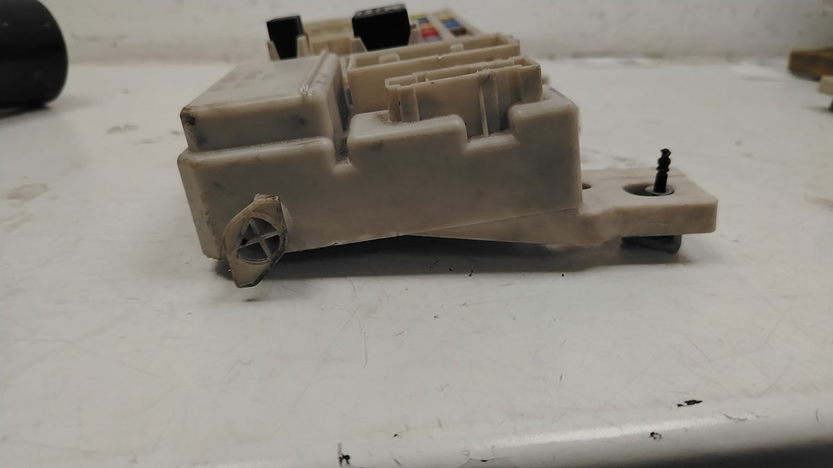 30765015 Volvo S40 CEM Central Electronic Module Fuse Relay Box 2004-2007 2.4 Petrol Automatic AWD