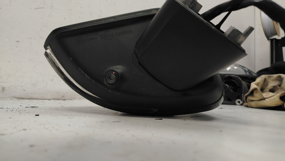 32368366 Volvo XC40 Ultimate Recharge EV AWD Passenger Left Door Mirror Onyx Black Power Fold BLIS 2018-2026