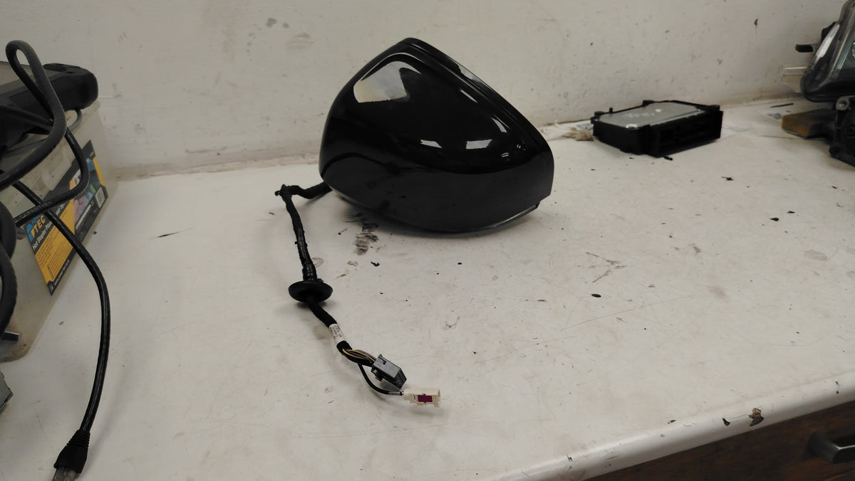 32368366 Volvo XC40 Ultimate Recharge EV AWD Passenger Left Door Mirror Onyx Black Power Fold BLIS 2018-2026