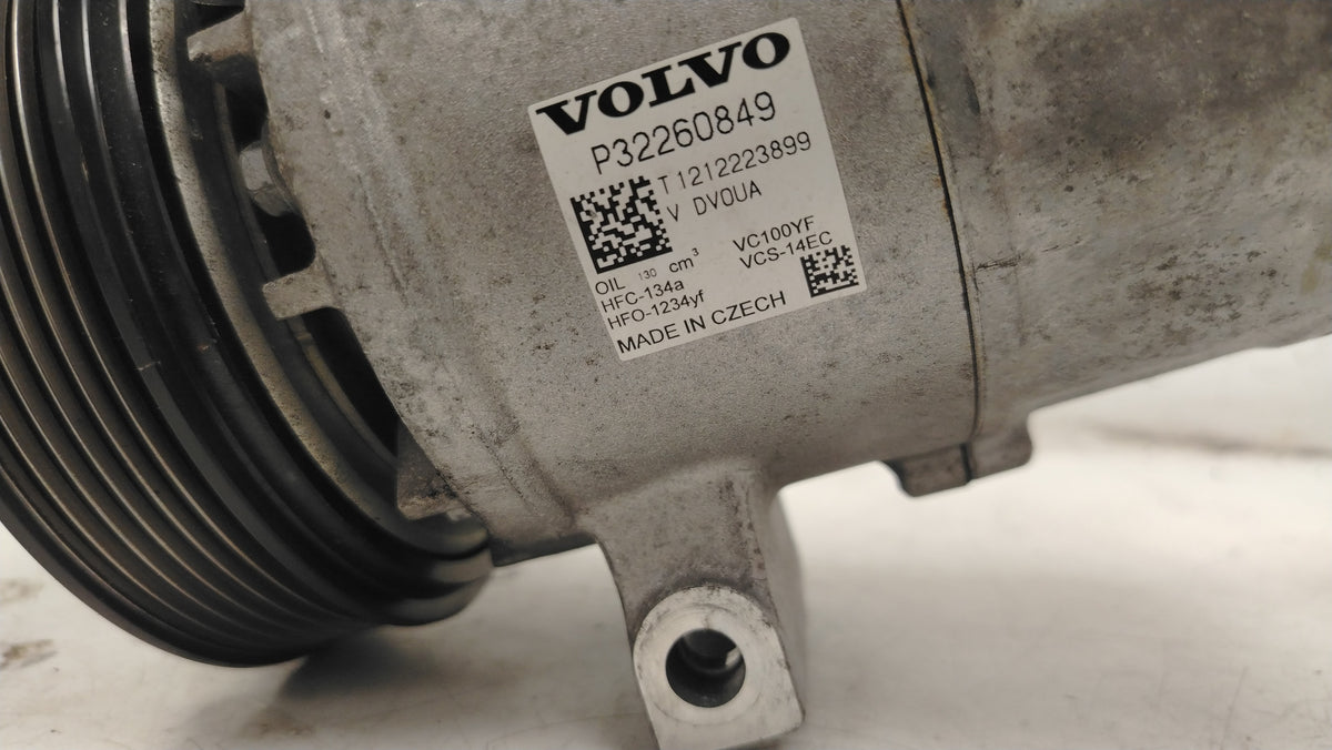 2018-2022 Volvo XC40 T3 Air Con Compressor 32260849 1477cc Petrol Automatic — Genuine