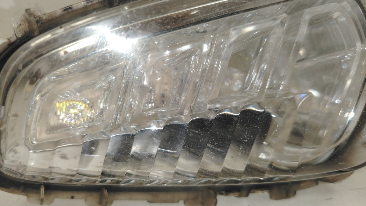 31395921 Volvo V40 D4 Front Left Passenger Side LED DRL Fog Light 2012-2020 Genuine