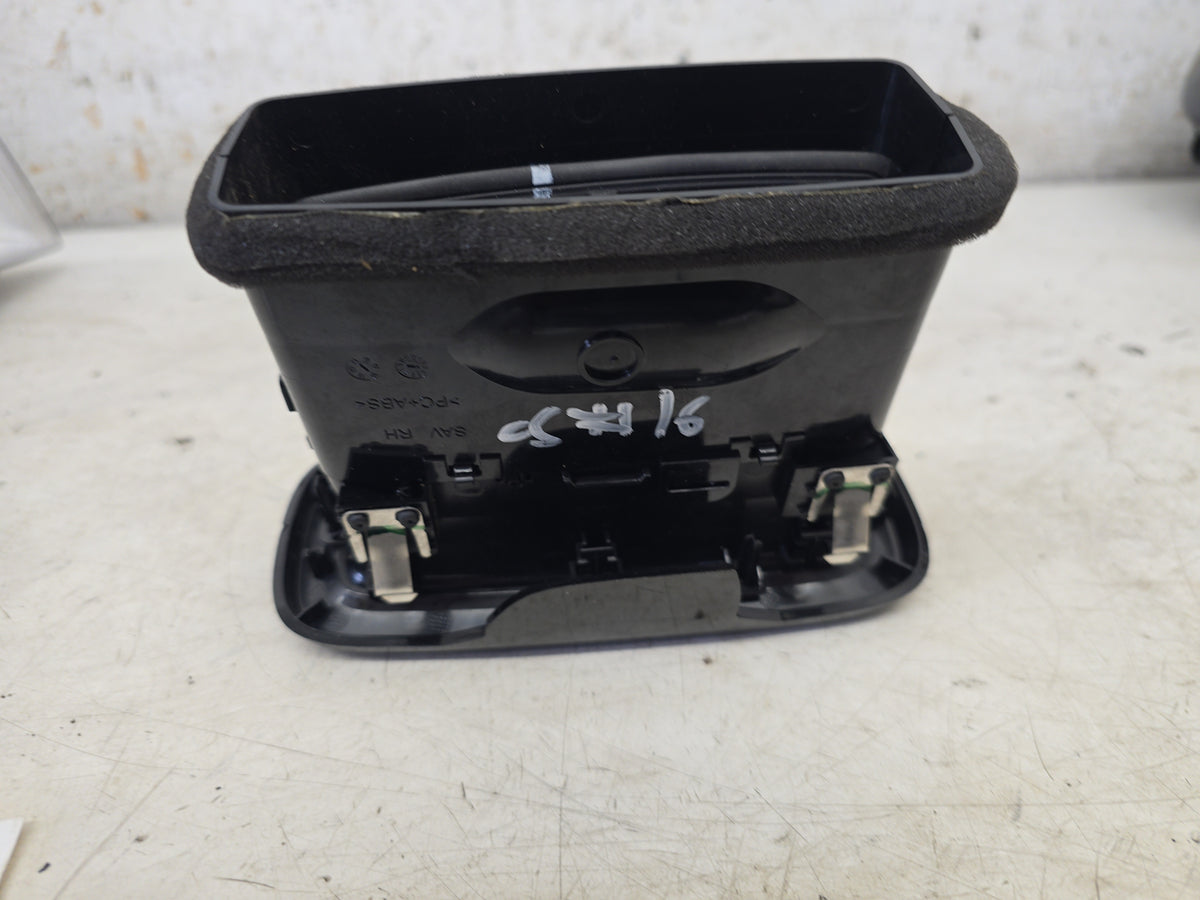 31442626 Volvo XC40 T3 Right Dashboard Air Vent 2015–2025 1477cc Petrol — Genuine, Grade A