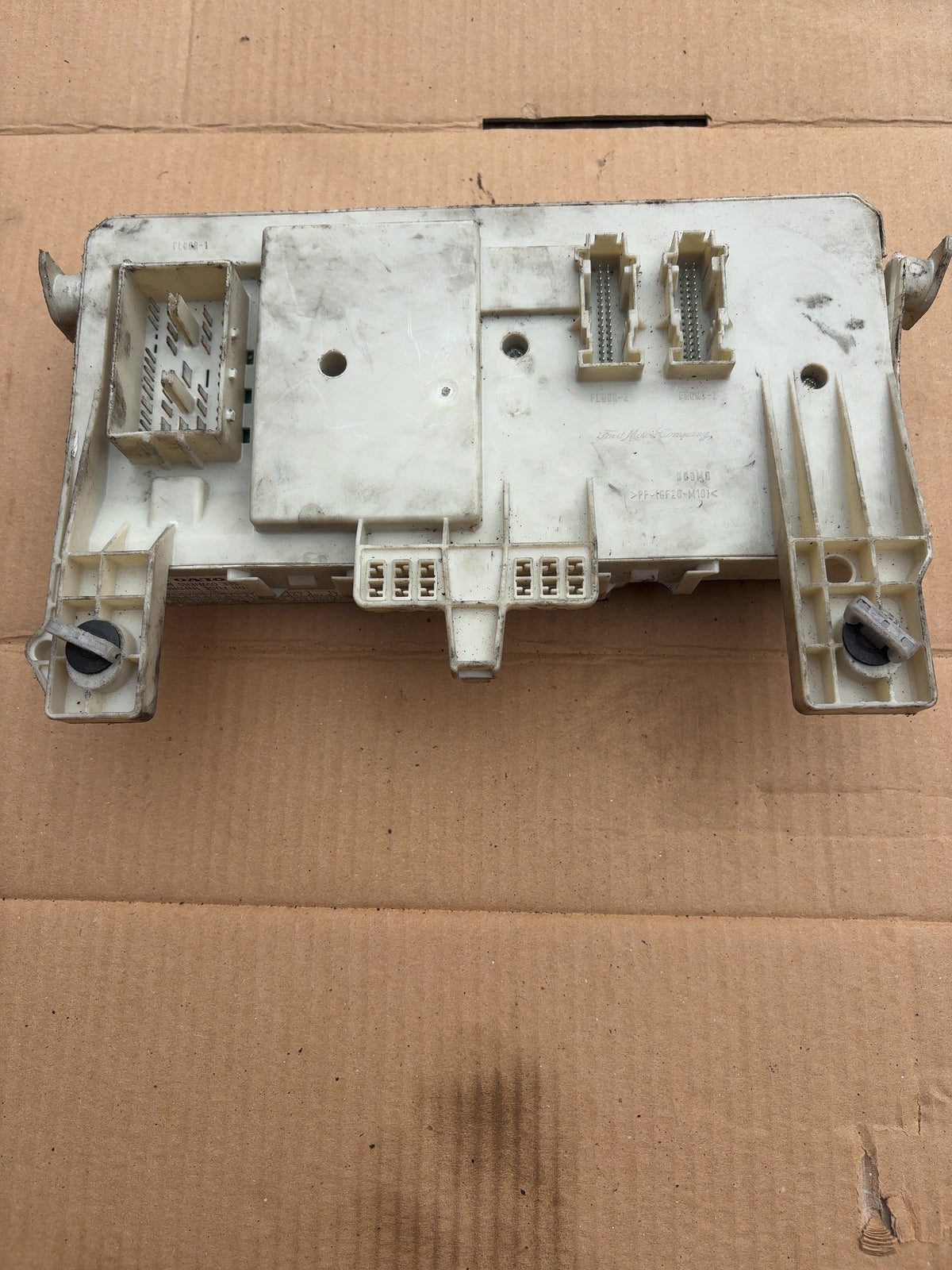 2007-2009 Volvo C30 Central Electronic Module CEM 31254903 — Genuine, VRAC A