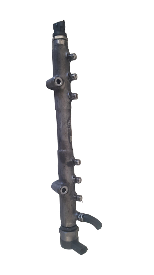 2003-2014 Volvo XC90 D5 Fuel Injection Rail 30777554 0445215023