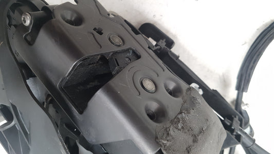 2006 Volvo C70 Left Front Door Lock Actuator 31416681