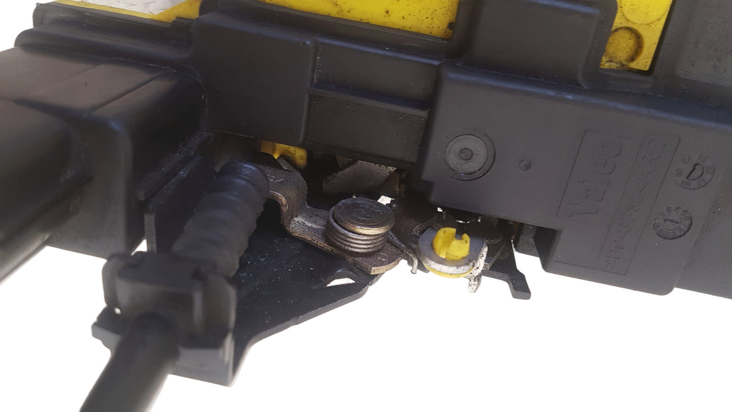2001-2005 Volvo V70 Right Rear Door Rear Lock Mechanism 293989 | VS Breakers Nottingham
