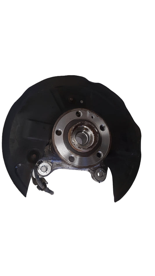 2017-2025 Volvo XC40 536 Left Front Hub Assembly 32221856