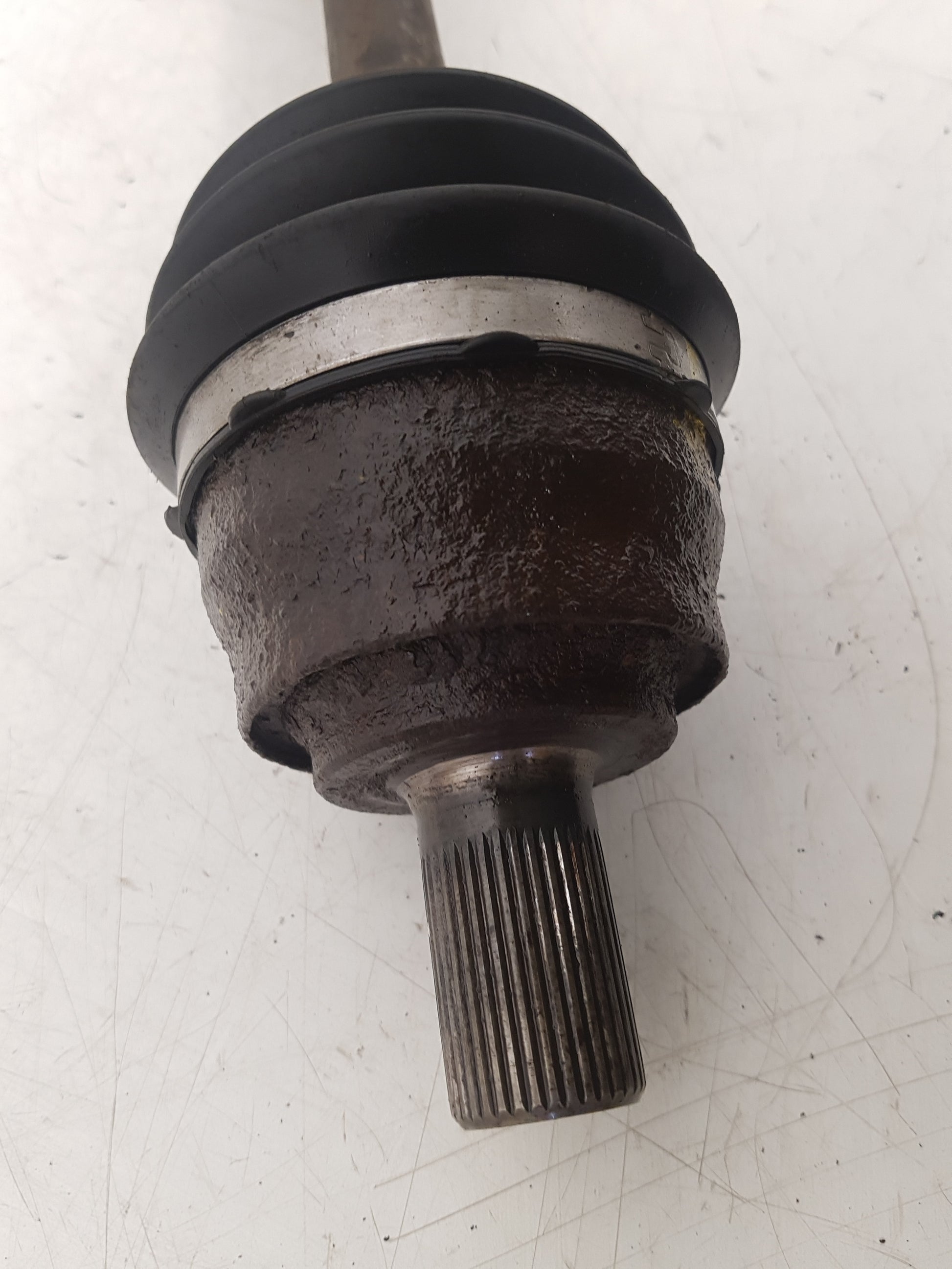 2012-2017 Volvo V40 Front Left Passenger Driveshaft 31437065