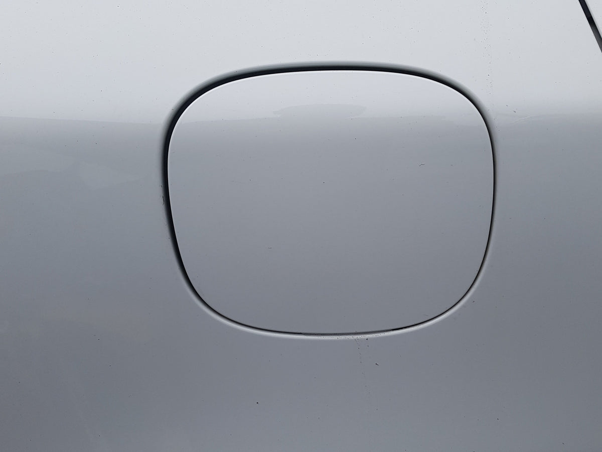 2010-2014 Volvo V60 Fuel Filler Flap Ice White 31217939