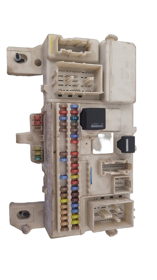 Fuse Box 31268178 Volvo V50 S40 C30 2008-2012 2.0D Diesel Manual — VS Breakers