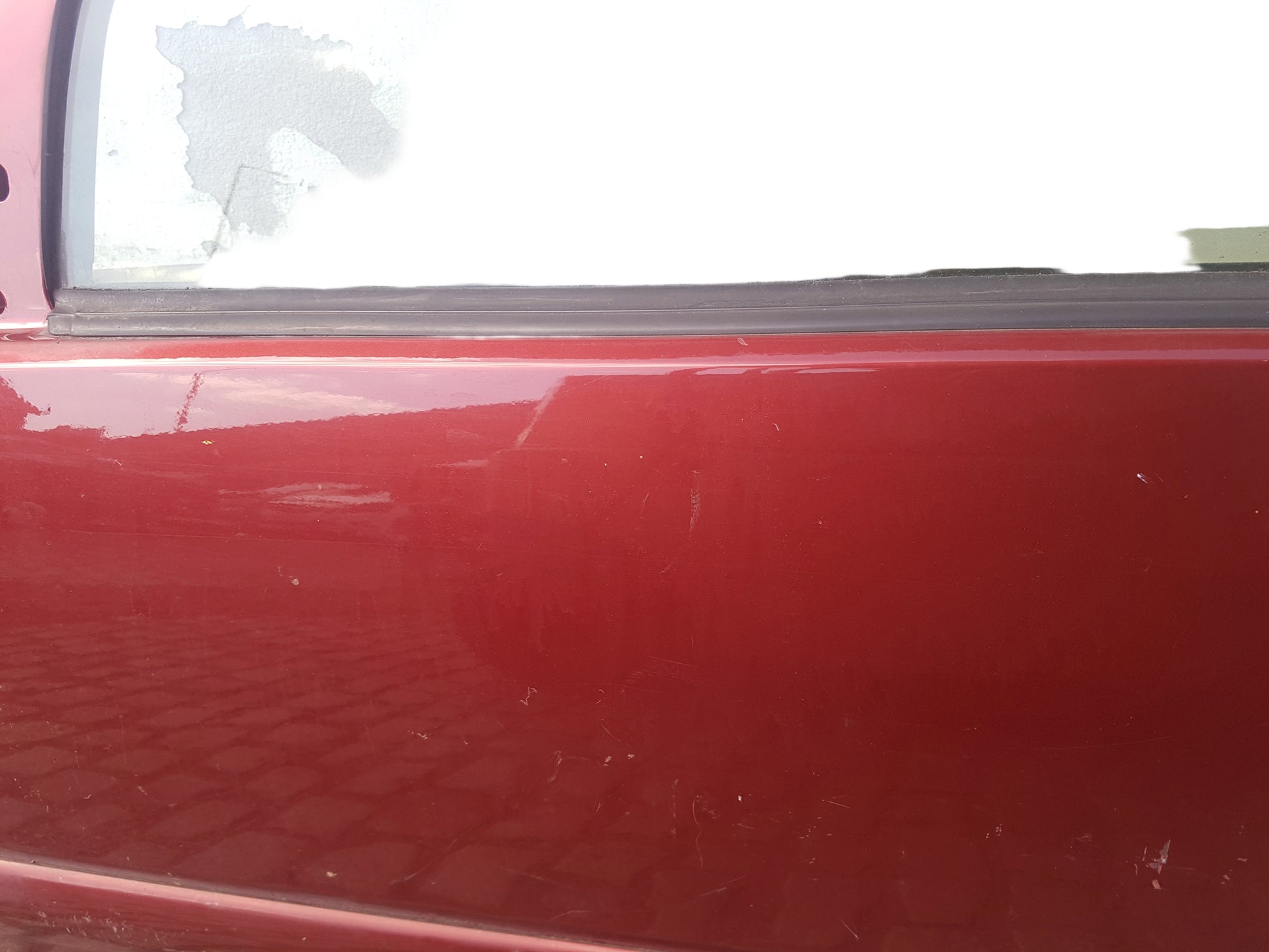 1997-2000 Volvo V70 Estate Left Front Door 1663311 — Passenger Side, Red, VRAC Grade B