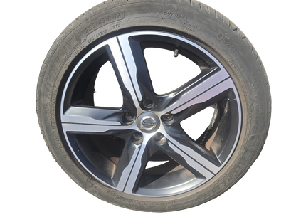 31423871 Volvo V40 Hatchback Ixion 3 Diamond Cut Alloy Wheel 17" 7J 5x108 ET50 2012–2019