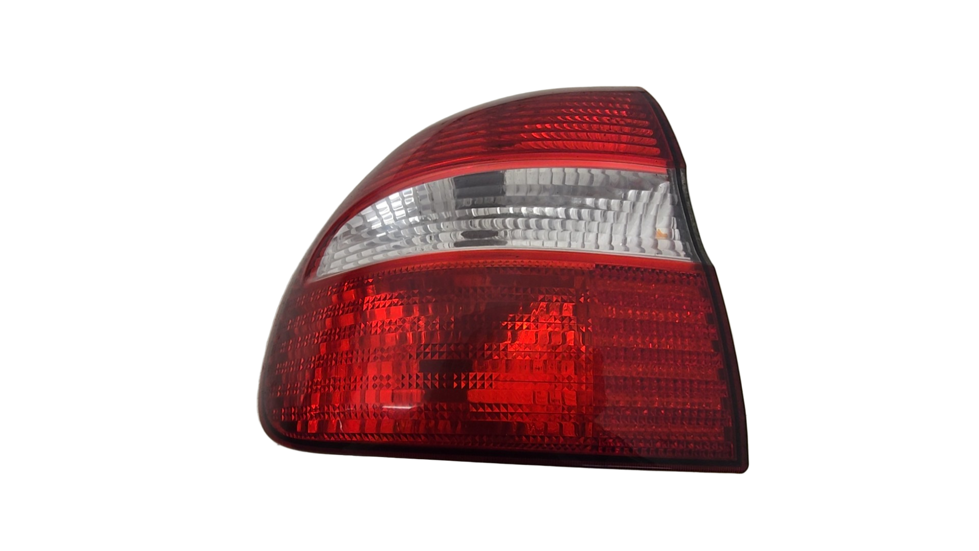 30621887 Volvo V40 Estate Rear Left Passenger Light Assembly 2000-2004 1587cc Petrol