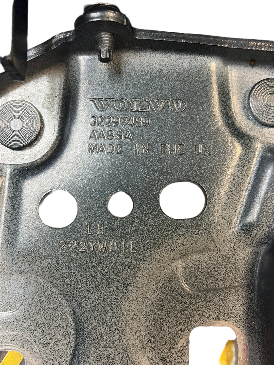 2017-2025 Volvo XC40 536 Left Passenger Bonnet Hinge 32297489