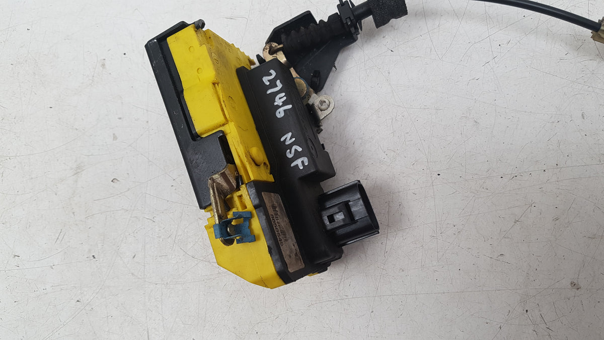 2005 Volvo V70 Front Passenger Door Lock Actuator 8650545