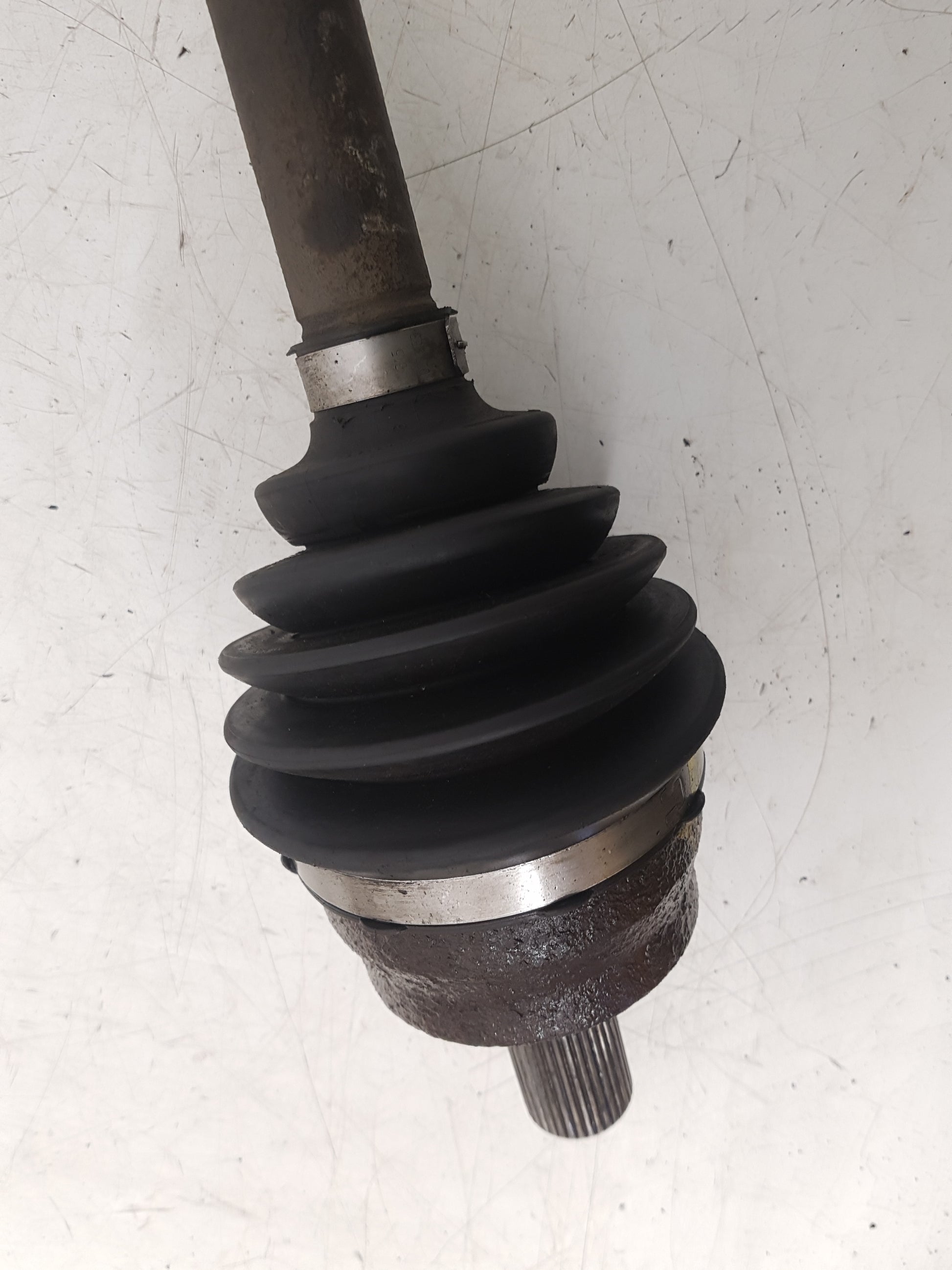 2012-2017 Volvo V40 Front Left Passenger Driveshaft 31437065