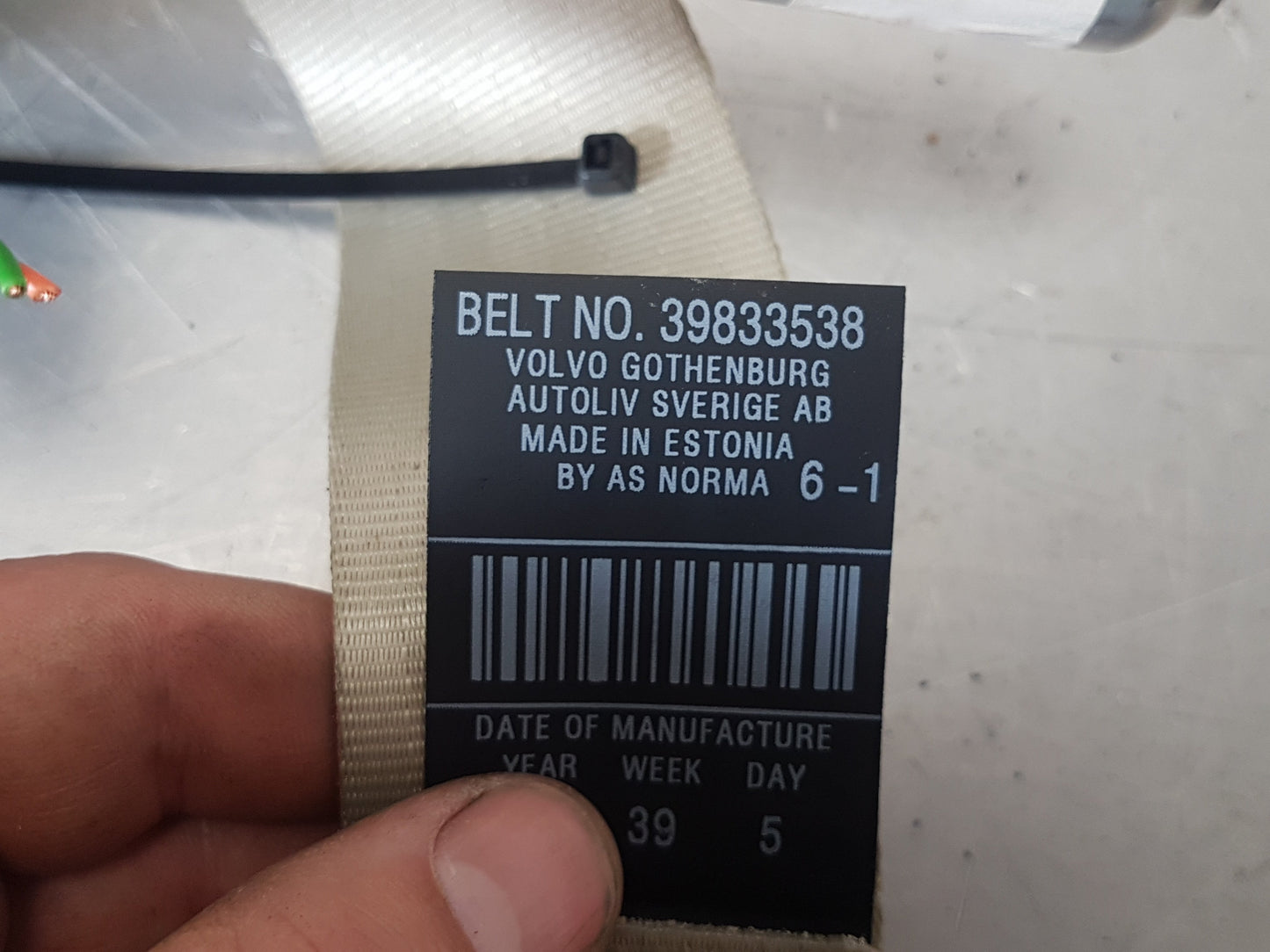 2007-2016 Volvo S80 Right Rear Seat Belt Beige 39833538