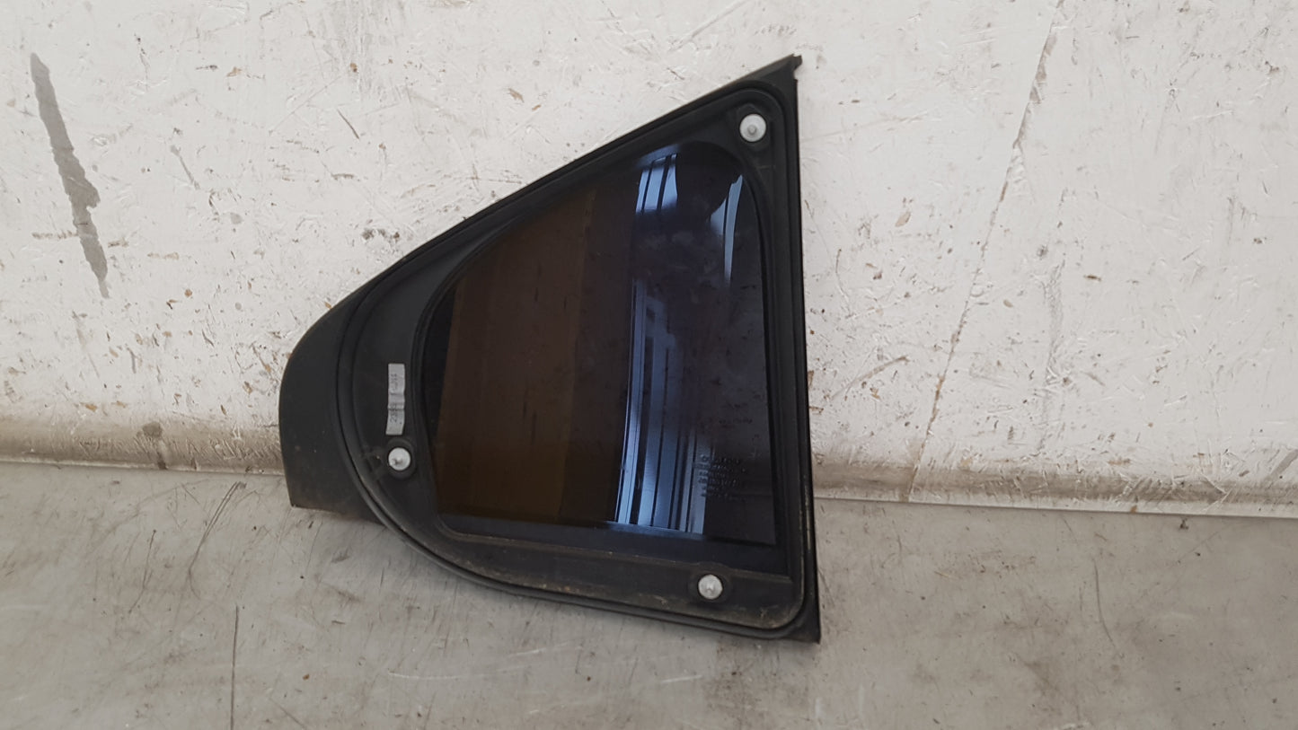 Volvo S80 Quarter Window Glass 30779888 — photo 2