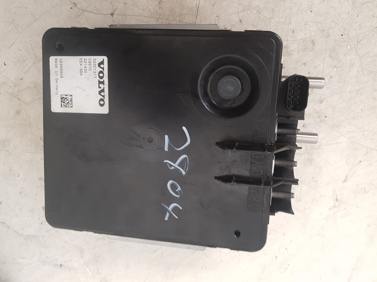 Volvo V90 Voltage Converter 32301317 — photo 2
