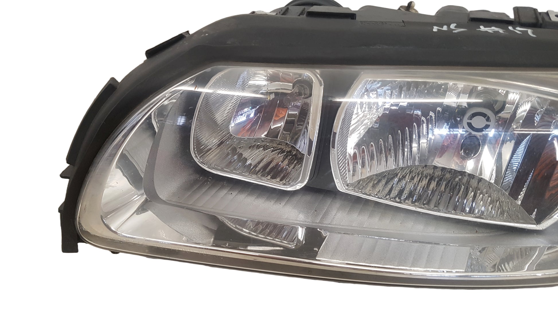 2003-2007 Volvo XC70 II Left Passenger Headlight 08373111