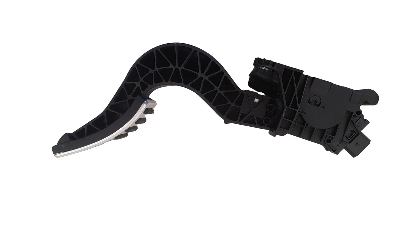 2017-2025 Volvo XC40 536 Accelerator Pedal 32143999