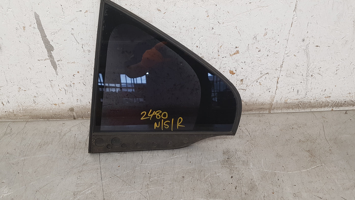 Volvo S80 Quarter Window Glass 30779888 — photo 3
